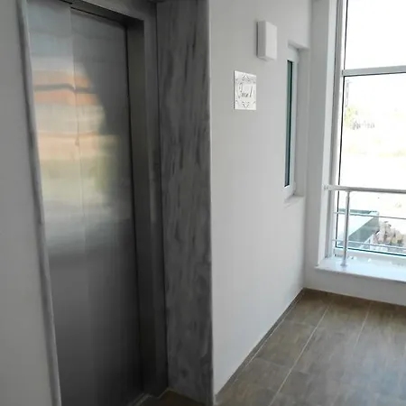 Apartman Ogosta 6 *